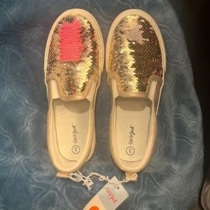 New kid shoes size 3